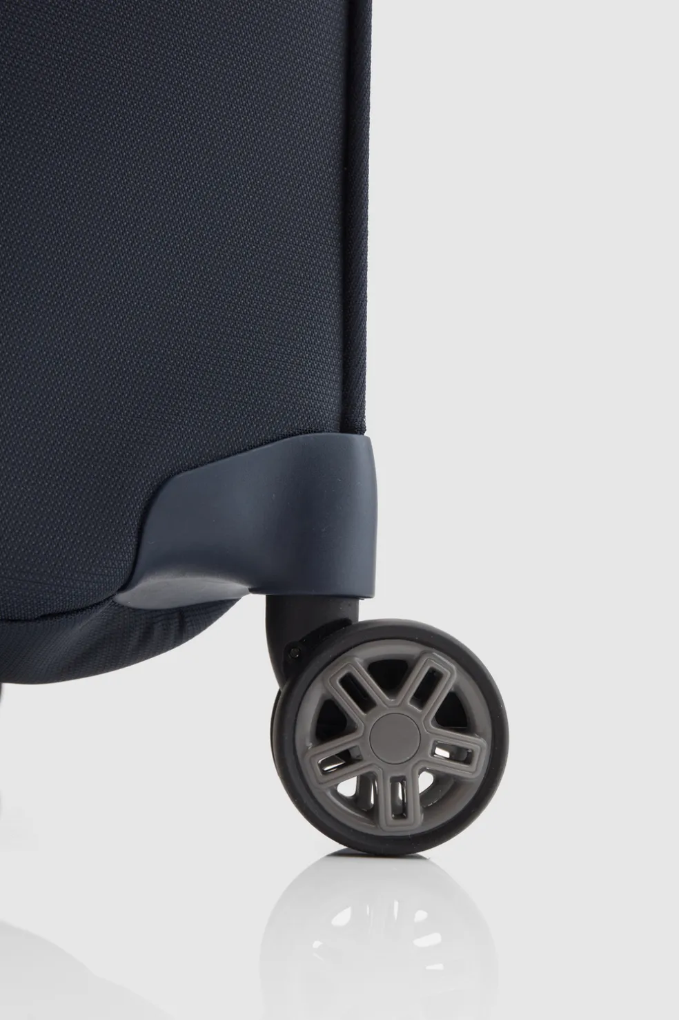 Airea Check-In 78cm Suitcase