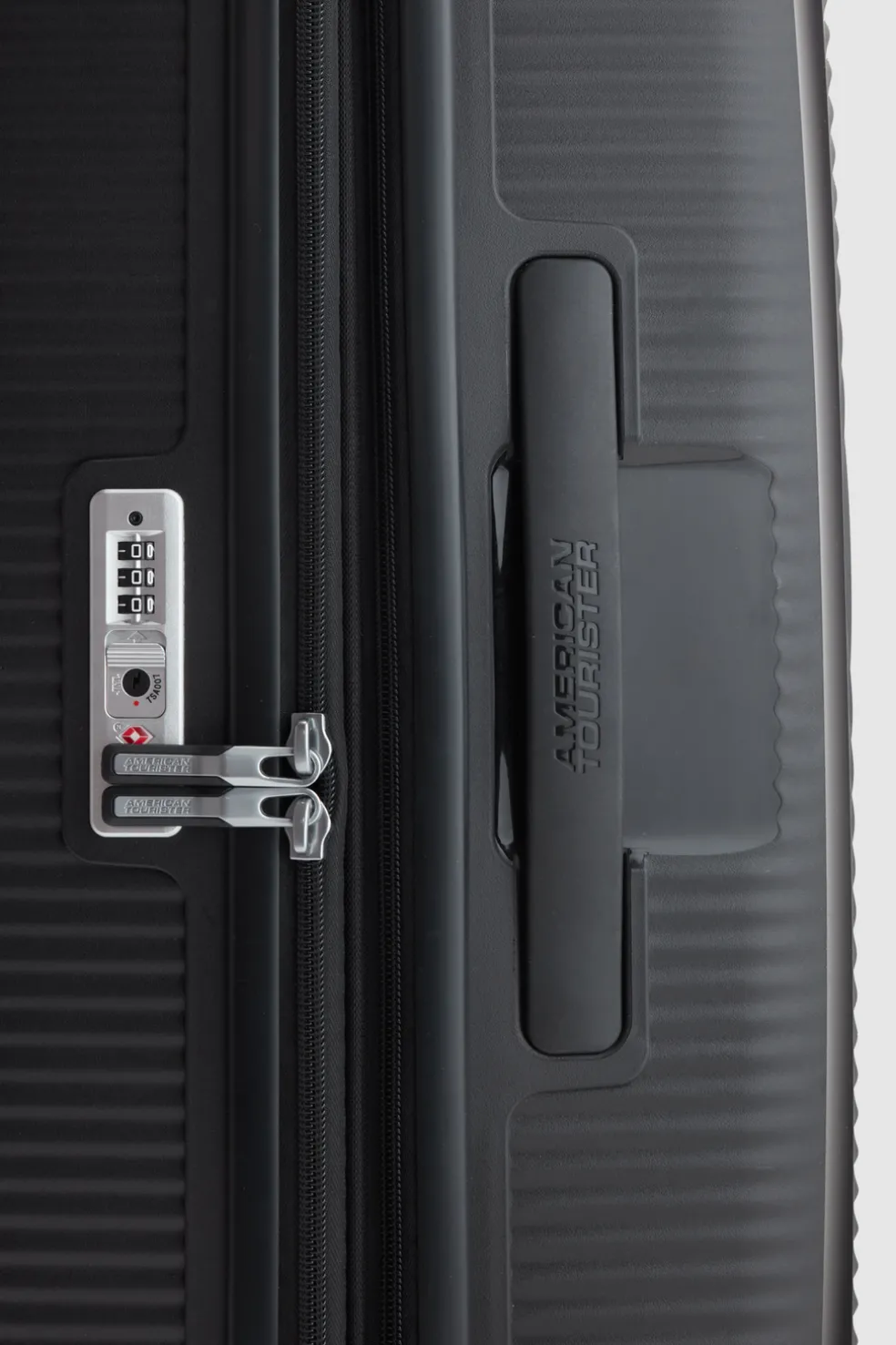 Curio 2 69cm Suitcase