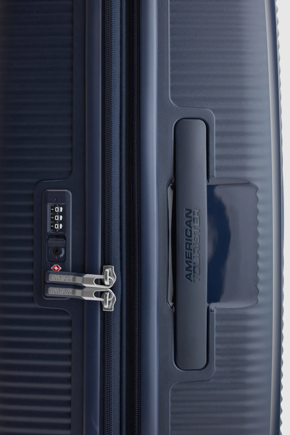 Curio 2 80cm Suitcase
