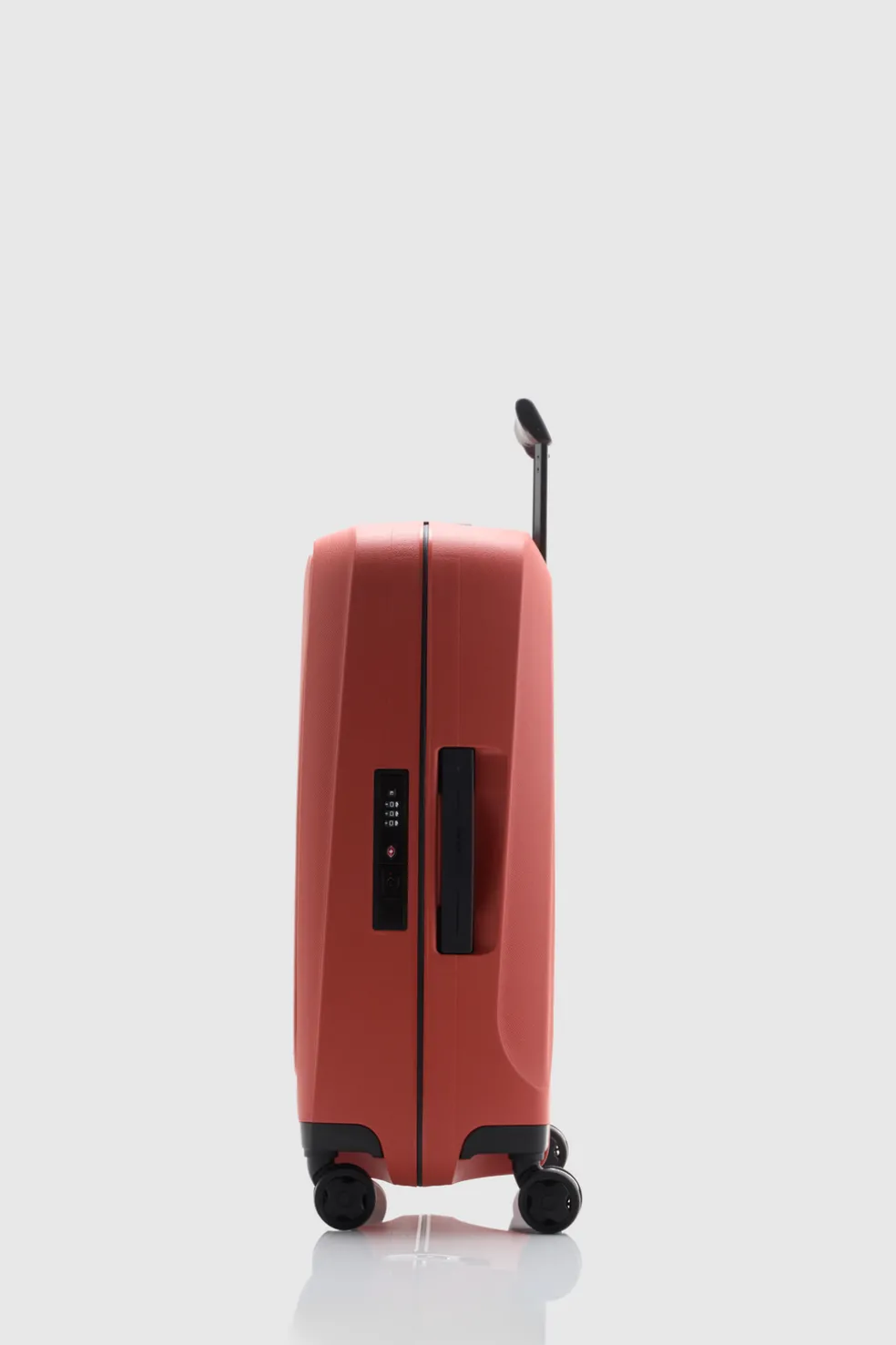 Essens Carry-On 55cm Suitcase