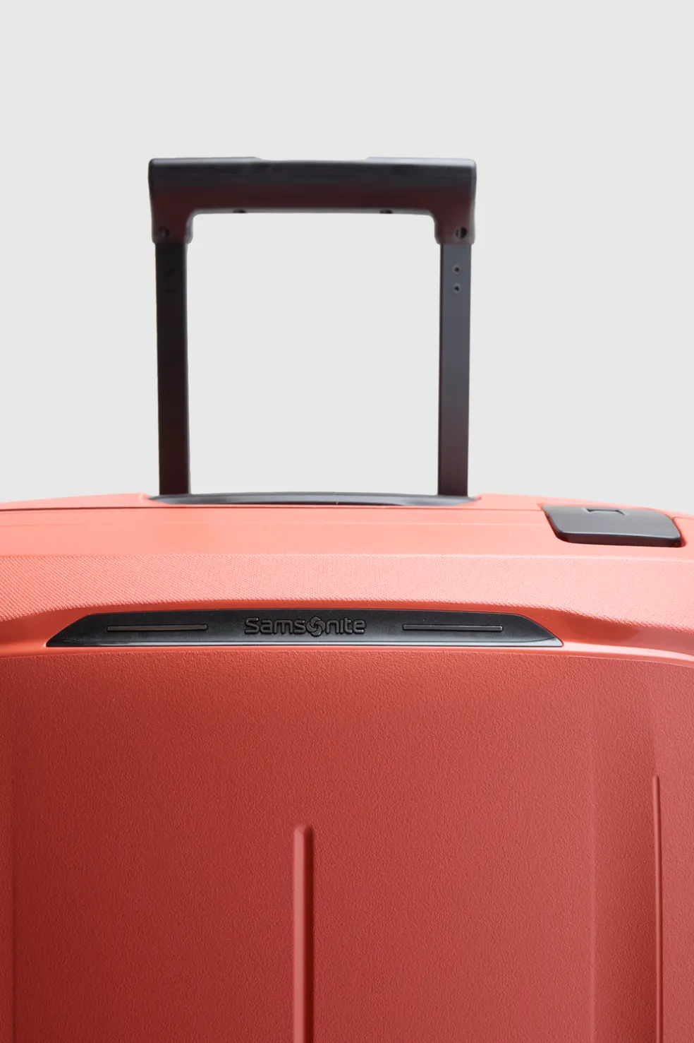 Essens Carry-On 55cm Suitcase
