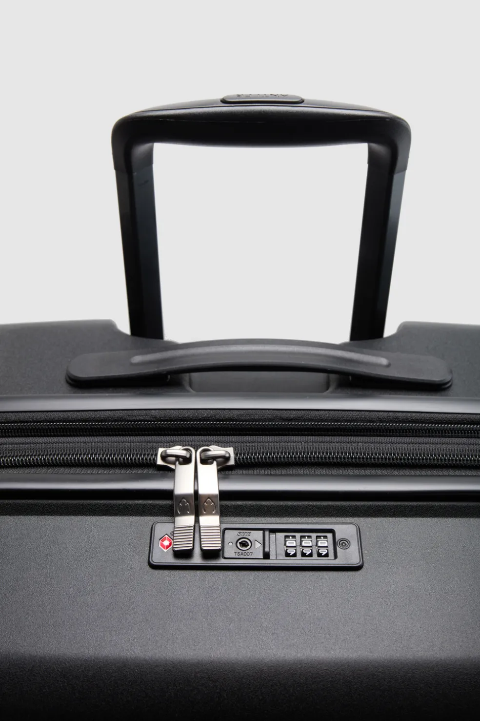 Gloss Stripe 68cm Suitcase