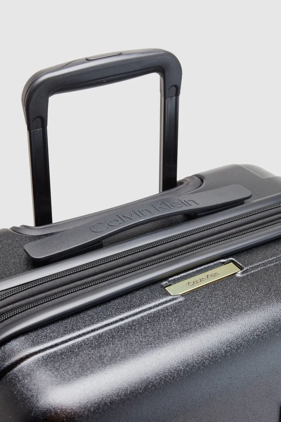 Insignia 2.0 67cm Suitcase