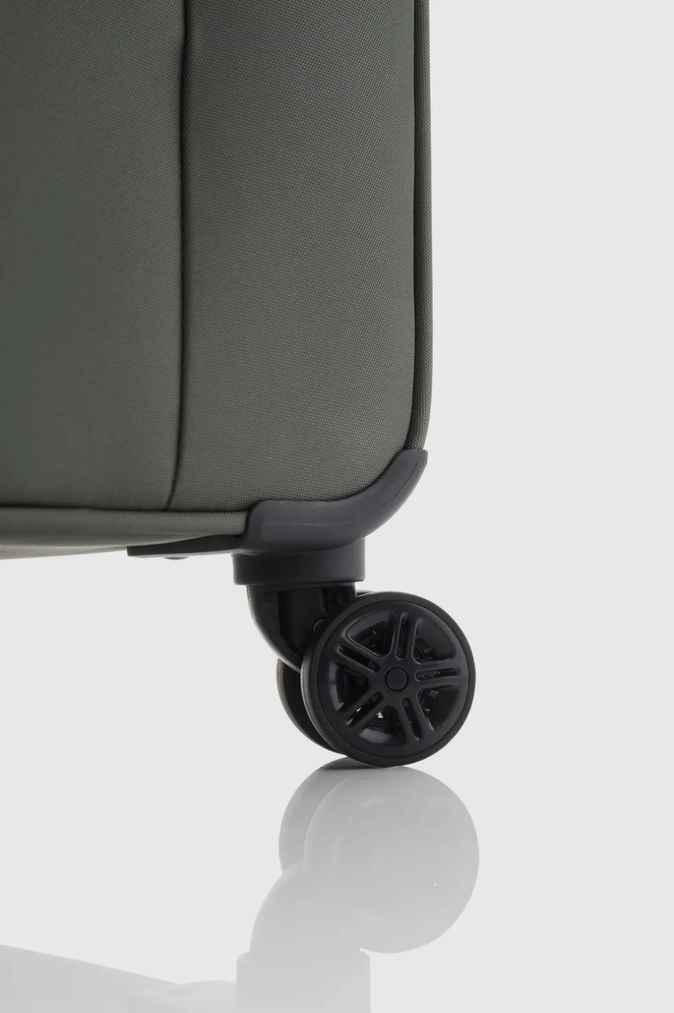 Ivy Carry-On 54cm Suitcase