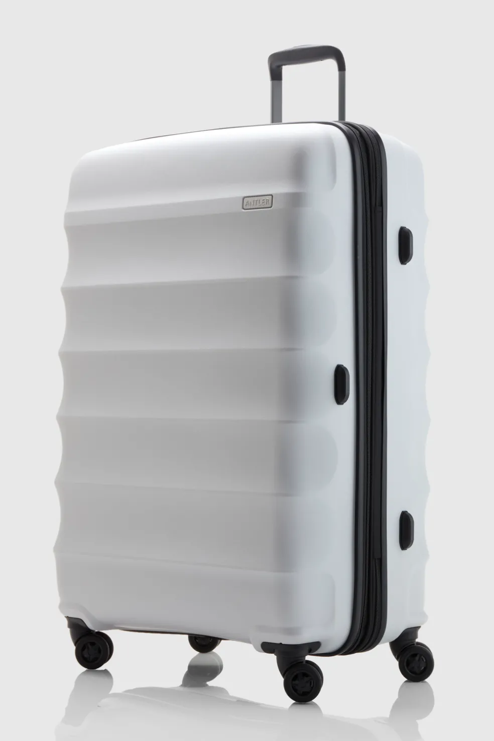 Juno Check-In 79cm Suitcase