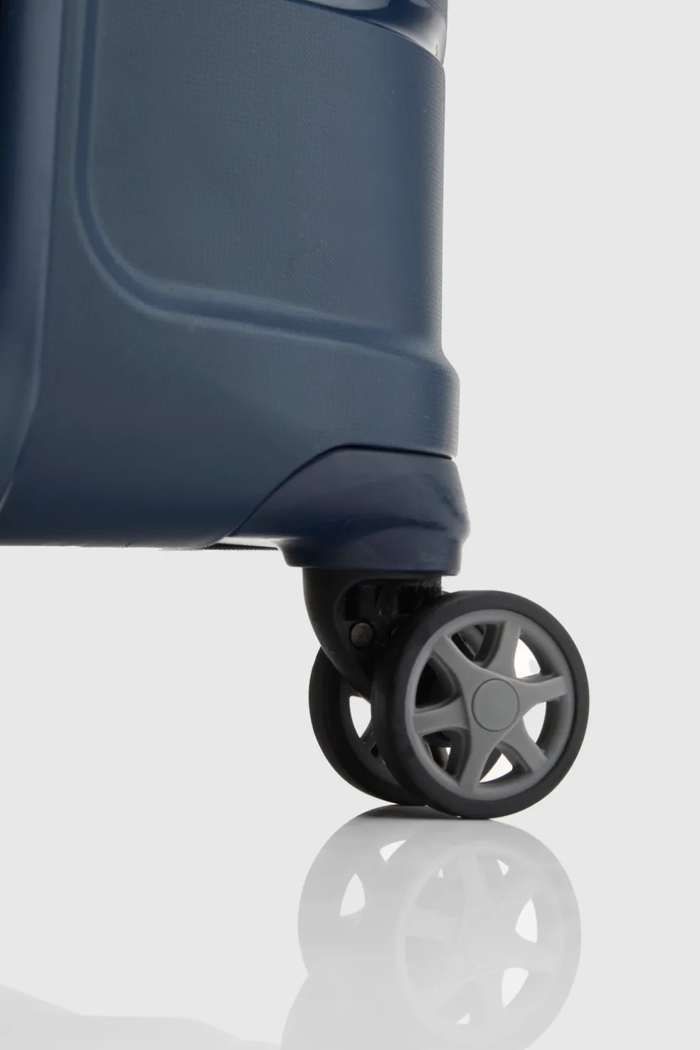 Oc2lite Carry-On 55cm Suitcase