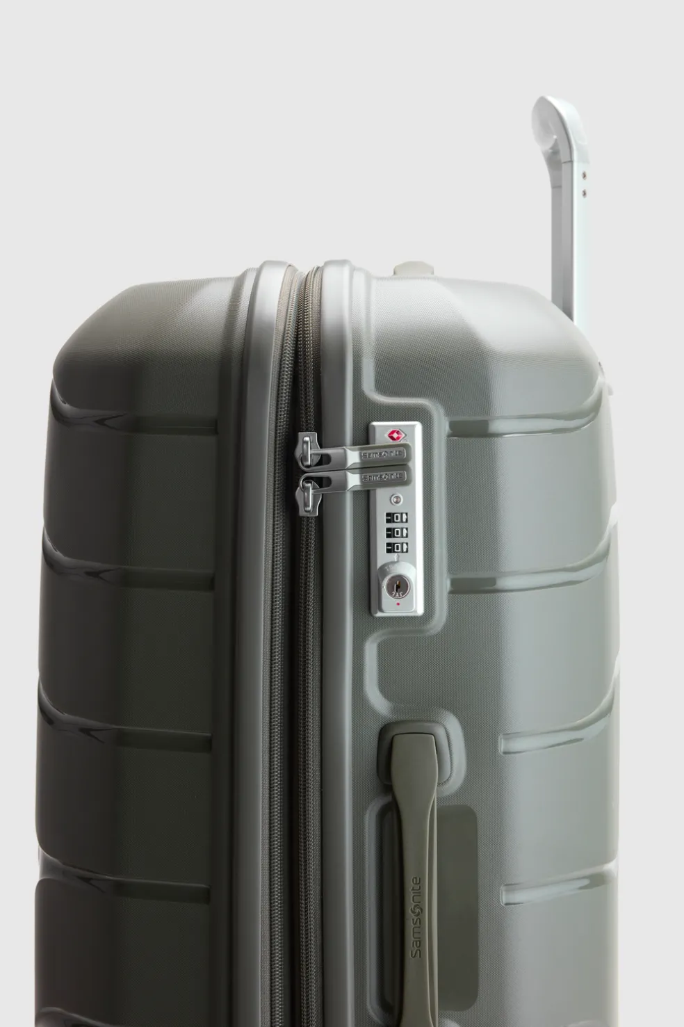 Oc2lite Check-In 81cm Suitcase