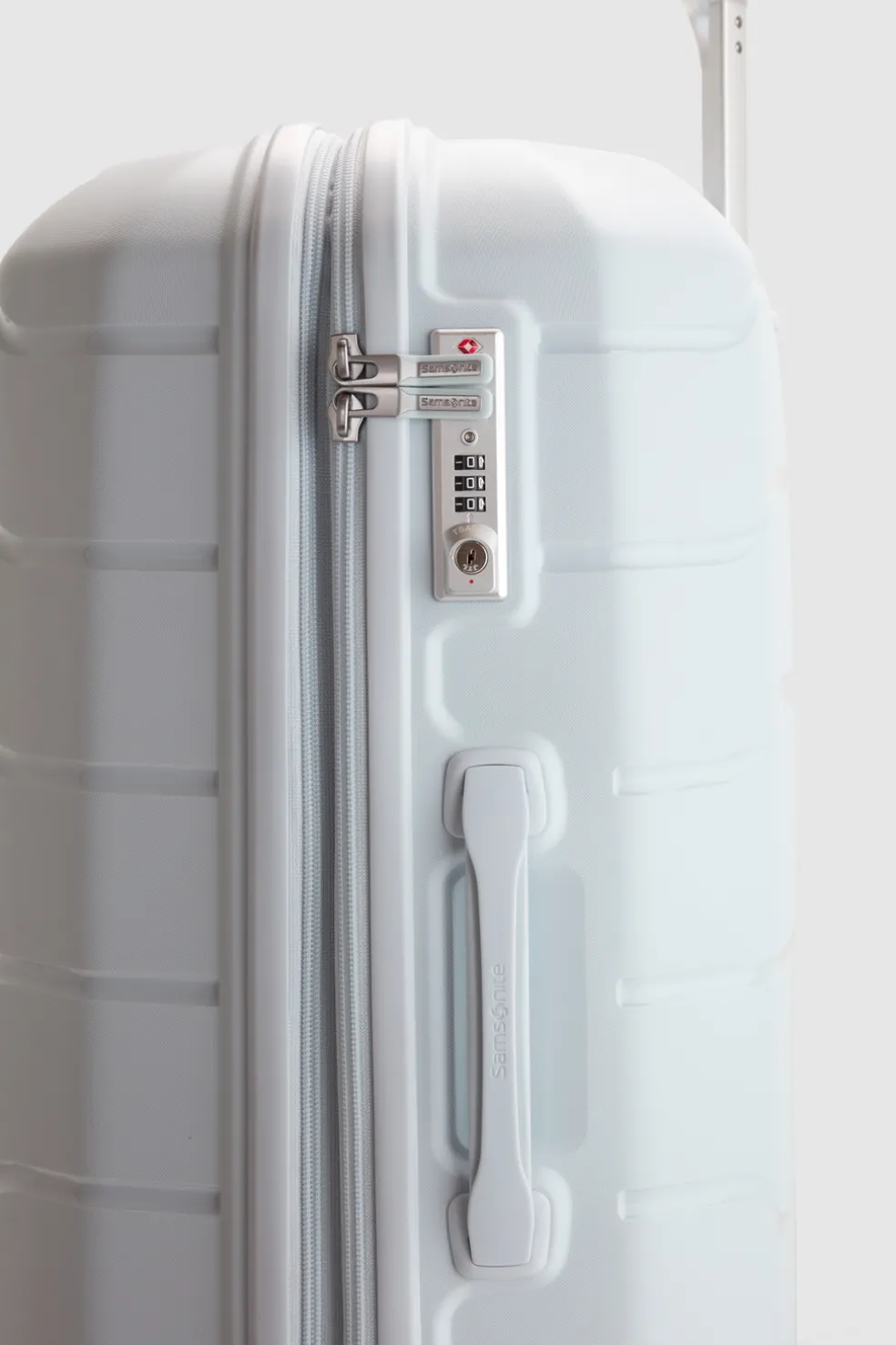 Oc2lite Check-In 81cm Suitcase