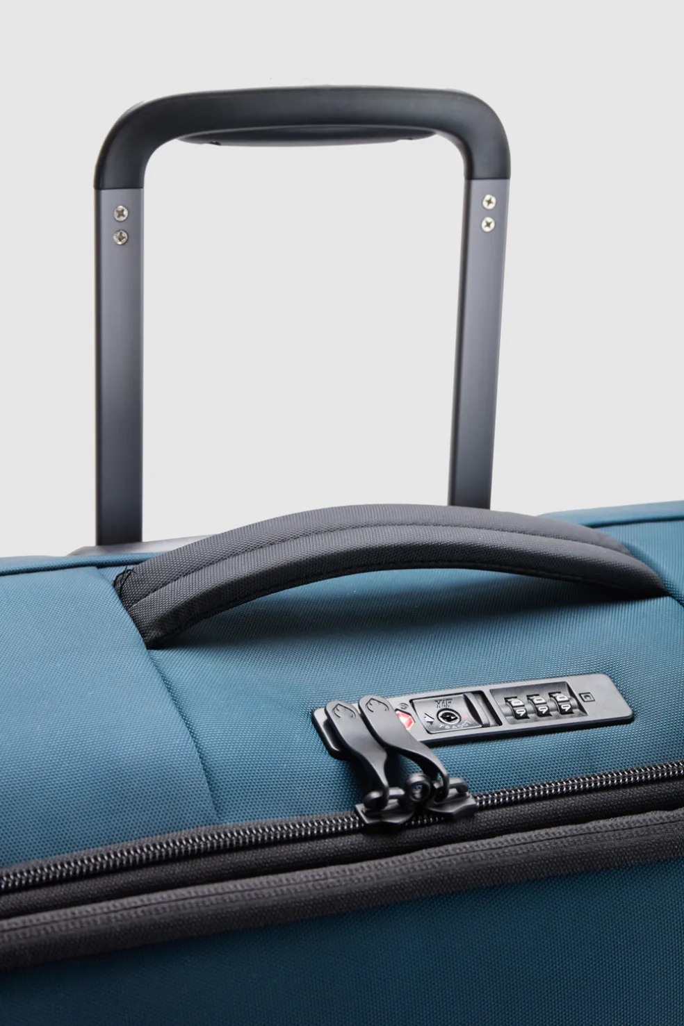 Soft Stripe 2.0 81cm Suitcase