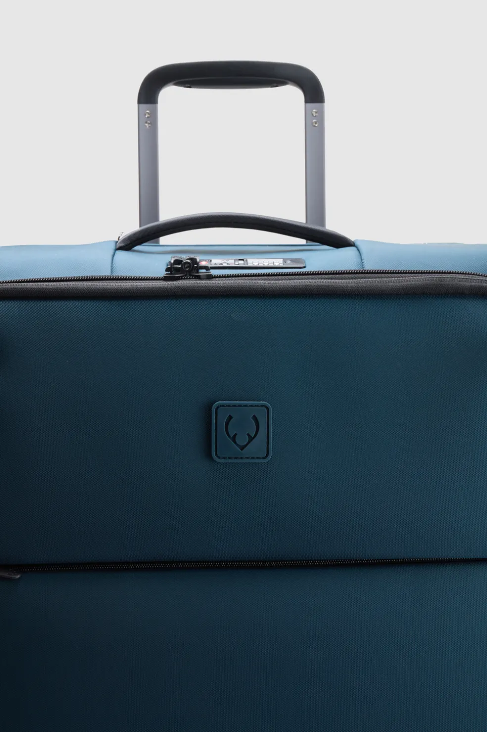 Soft Stripe 2.0 81cm Suitcase