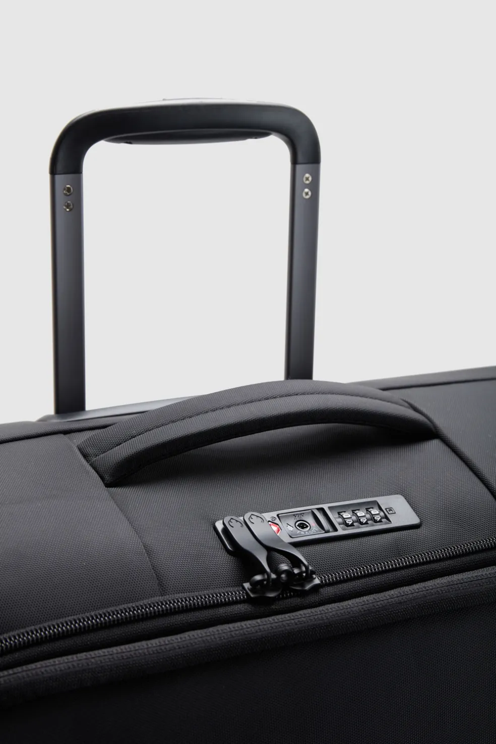 Soft Stripe 2.0 69cm Suitcase