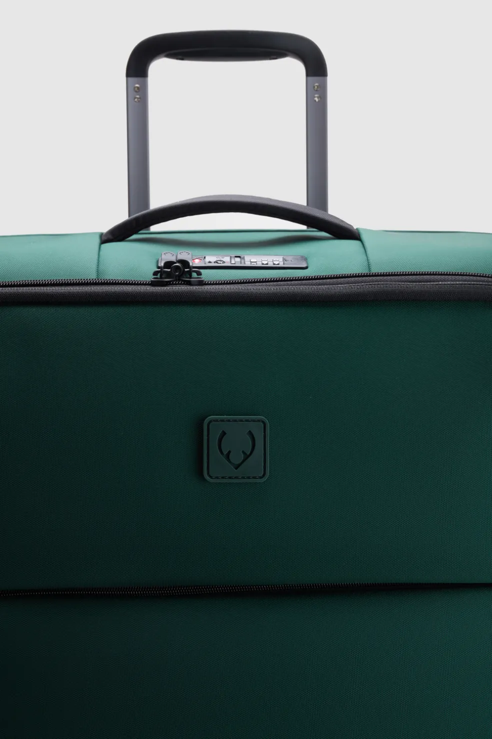 Soft Stripe 2.0 69cm Suitcase