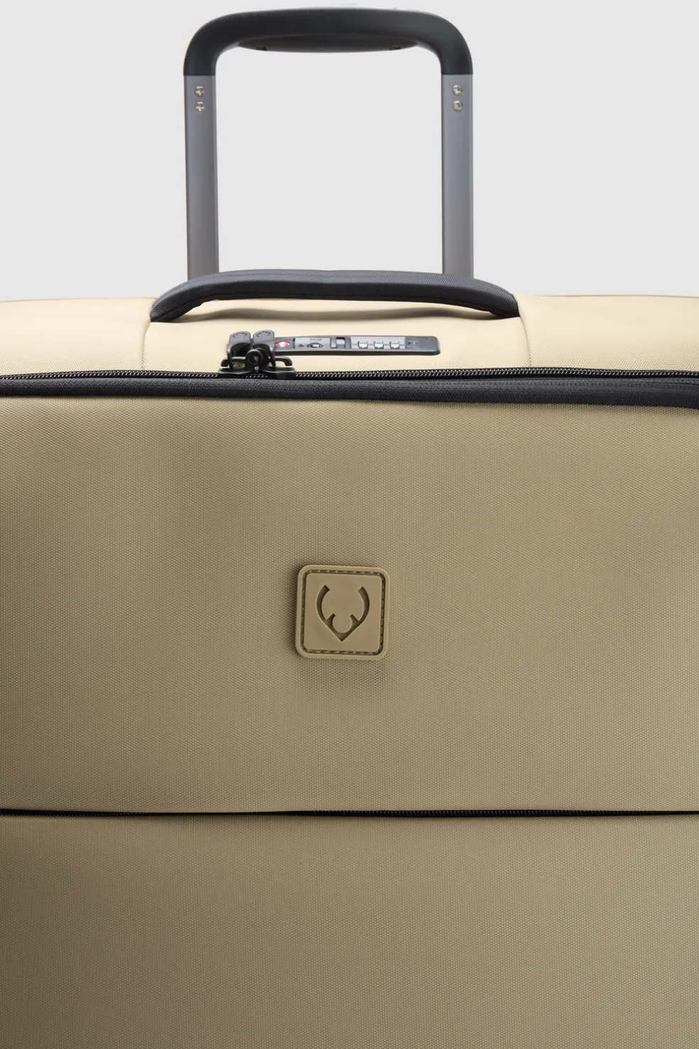 Soft Stripe 2.0 69cm Suitcase