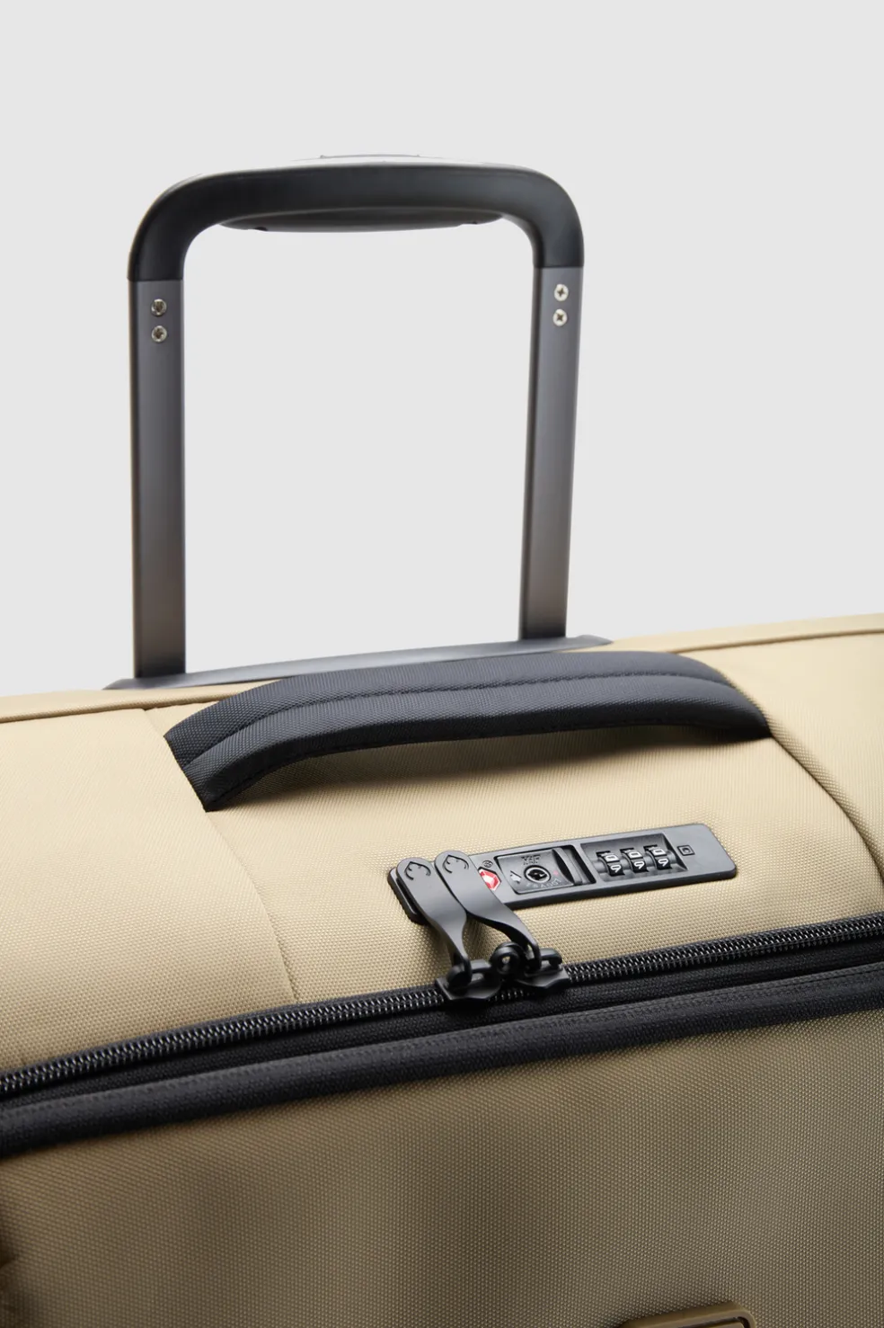 Soft Stripe 2.0 69cm Suitcase