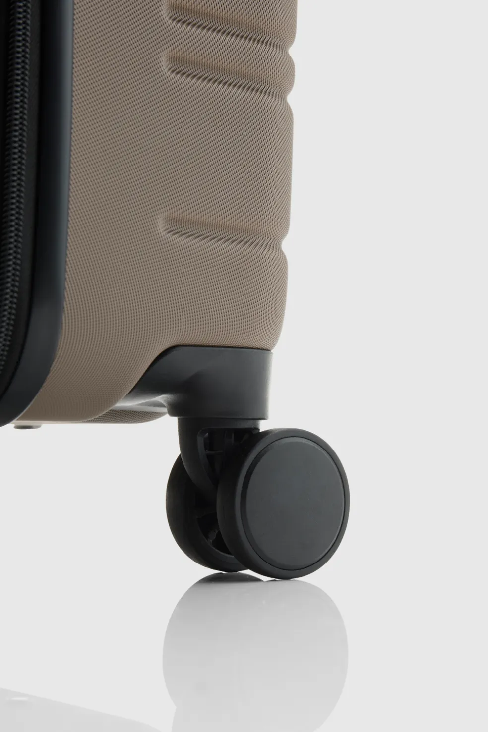 Stori Carry-On 55cm Suitcase