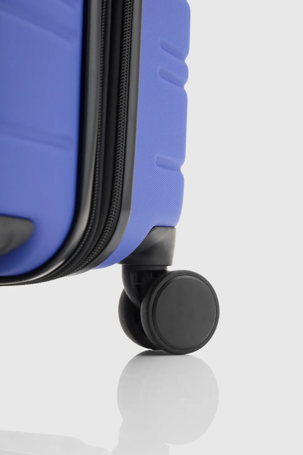 Stori Check-In 75cm Suitcase