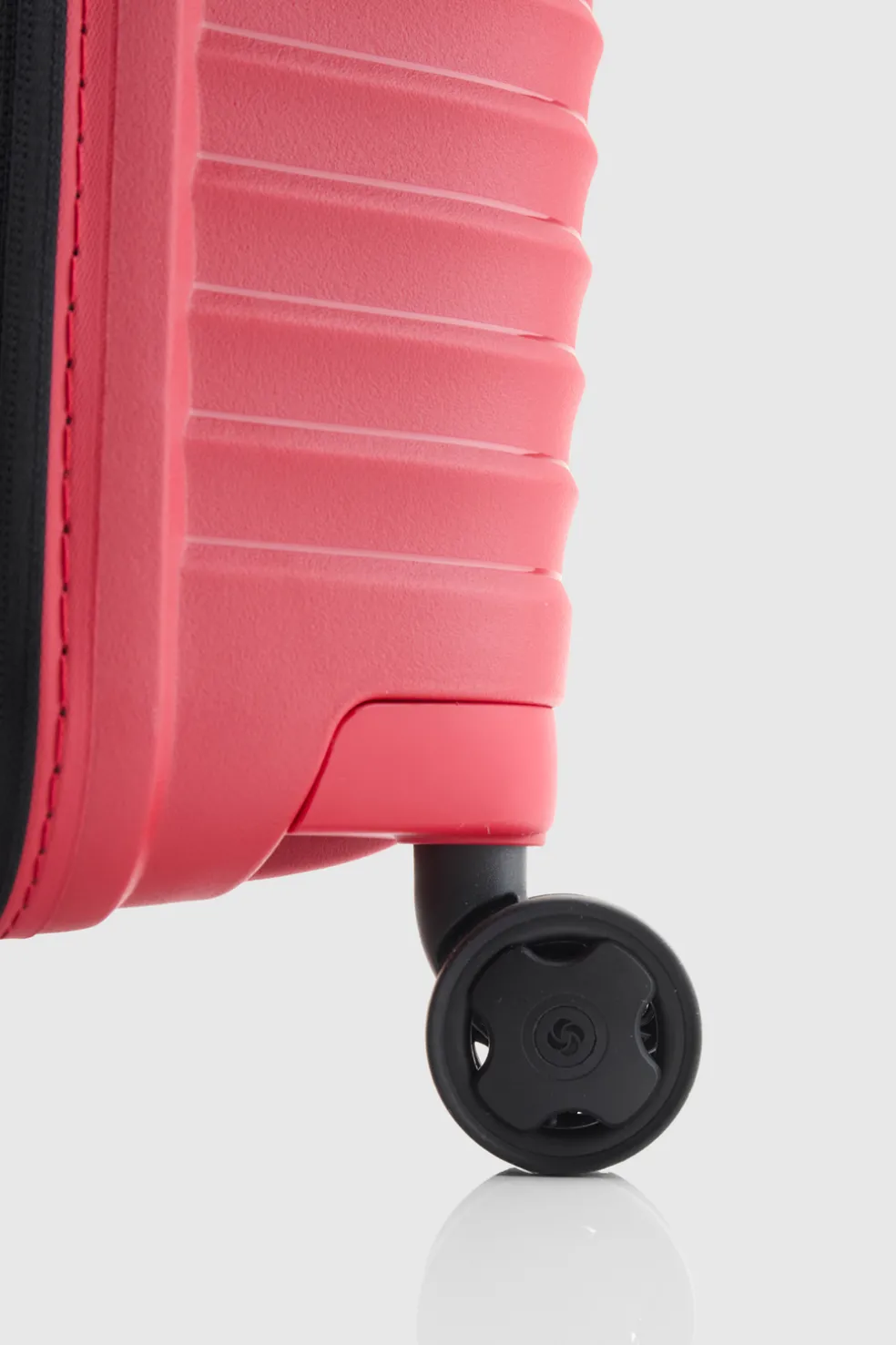 Upscape Check-In 75cm Suitcase
